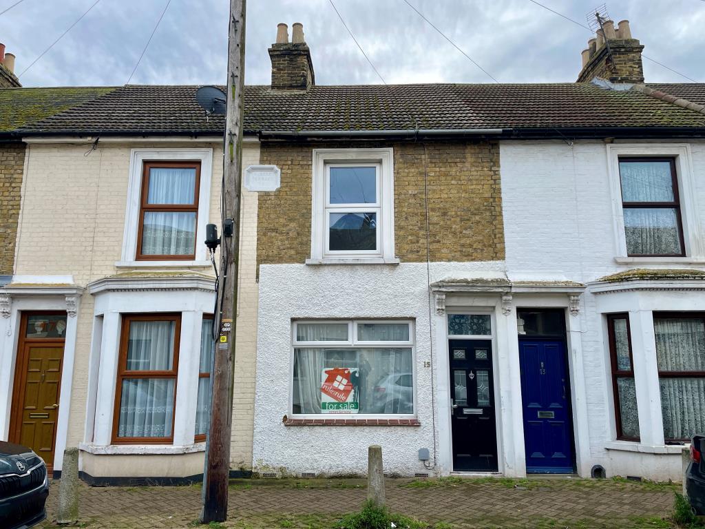 Lot: 97 - MID-TERRACE HOUSE FOR IMPROVEMENT - Mid-terrace house